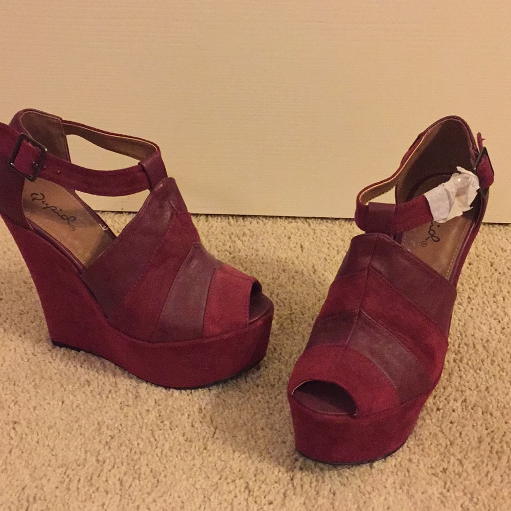 Qupid Burgundy Wedges